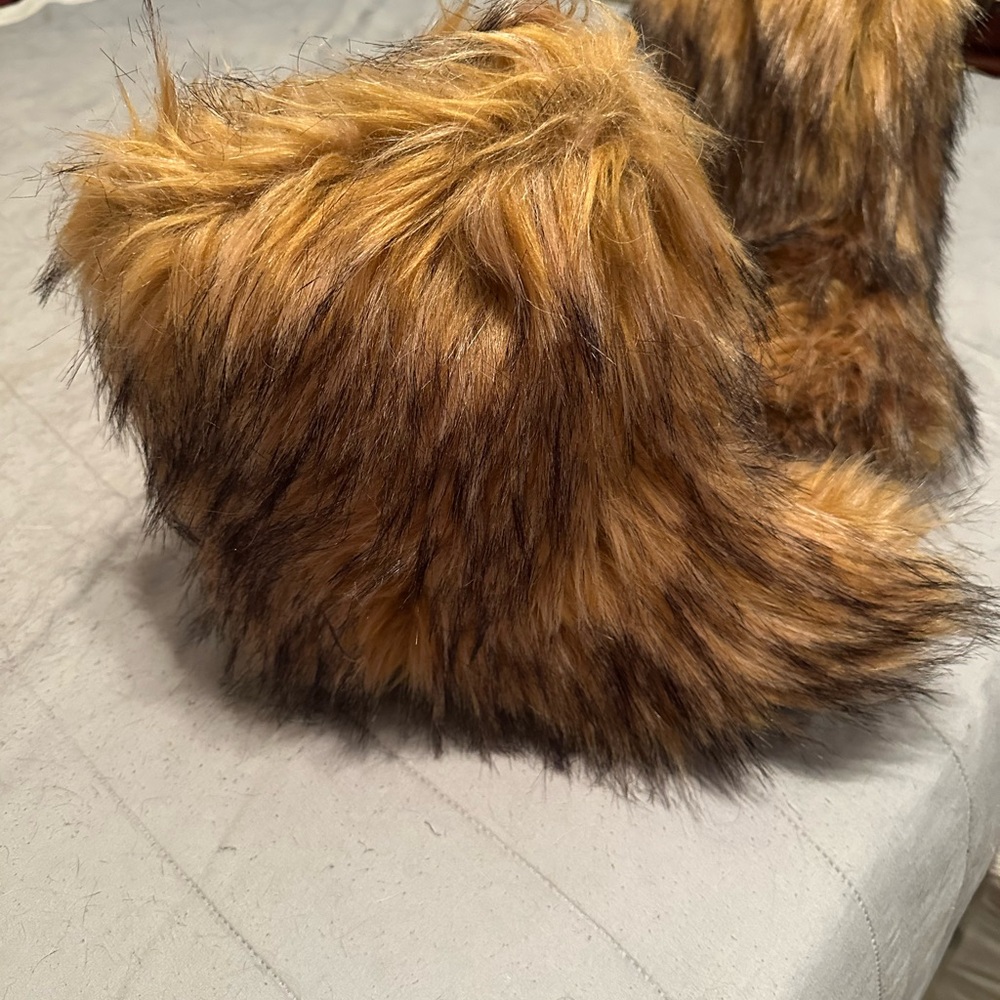 New Faux Fur Ankle Boots in Brown Fits 9/9.5